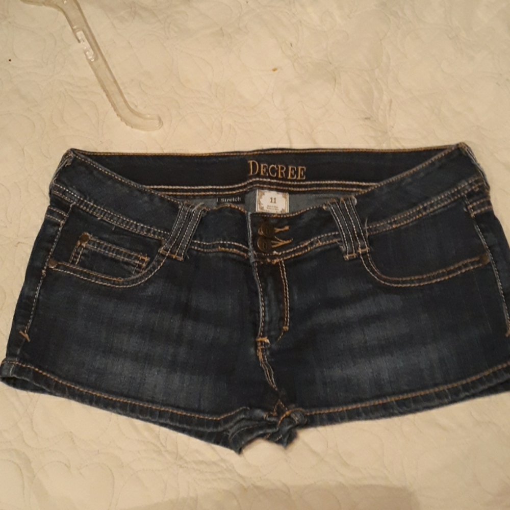 Decree shorts